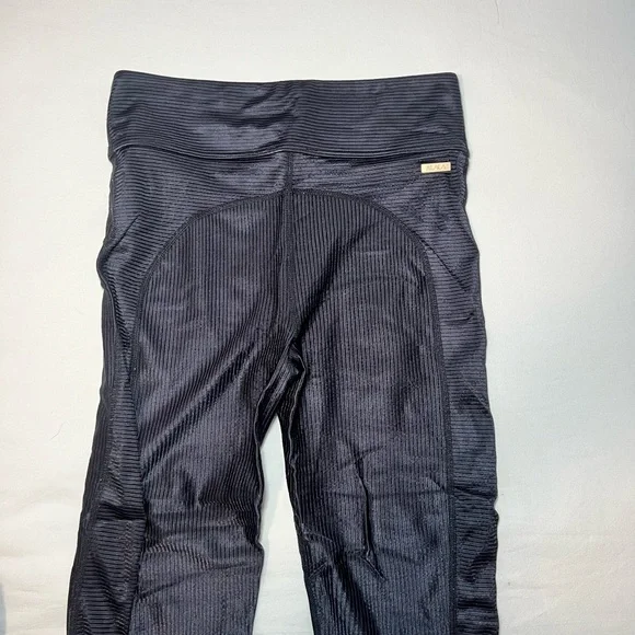 Alala Black Sports Bra and Leggings Set - Picture 3 of 6